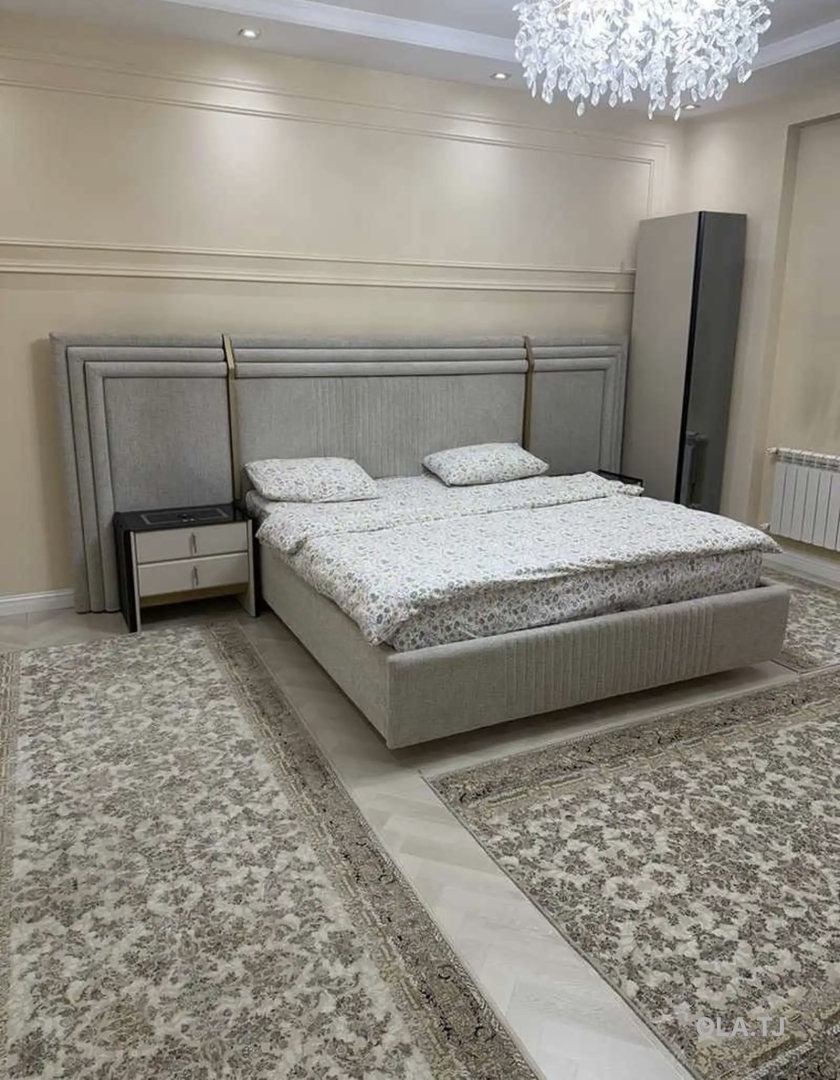 5 комнатная квартира, 4 этаж, 220 м²