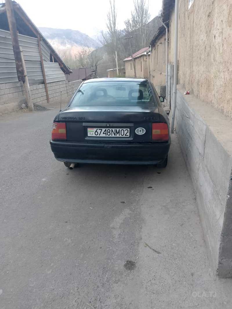 Opel Vectra A,  1992