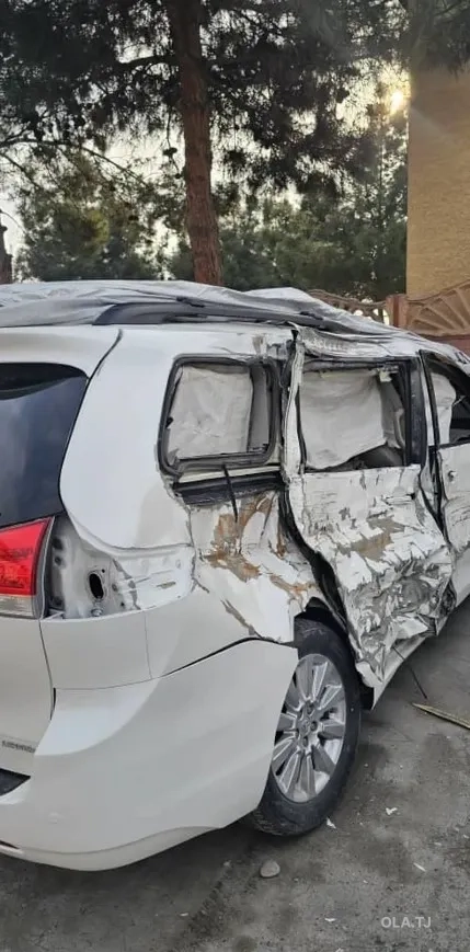 Toyota Sienna,  2011