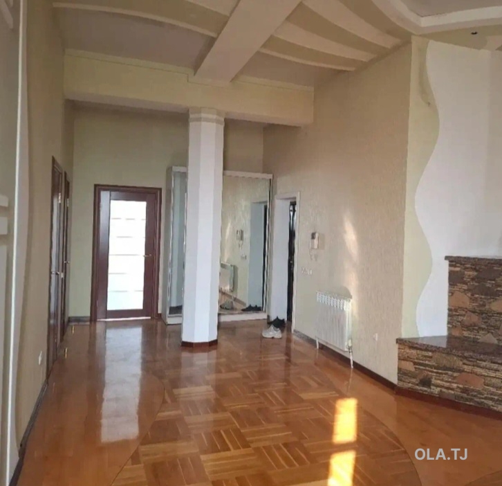 4 комнатная квартира, 5 этаж, 200 м²