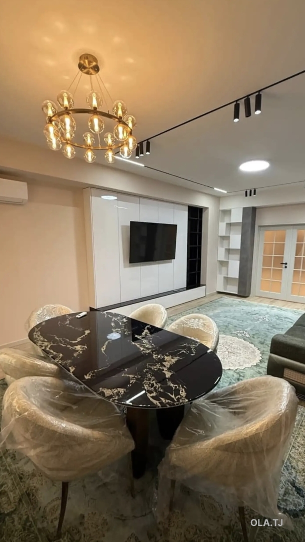 3 комнатная квартира, 3 этаж, 156 м²