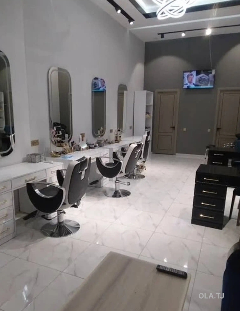 Офис в аренду, В бизнес-центре, 104 м²