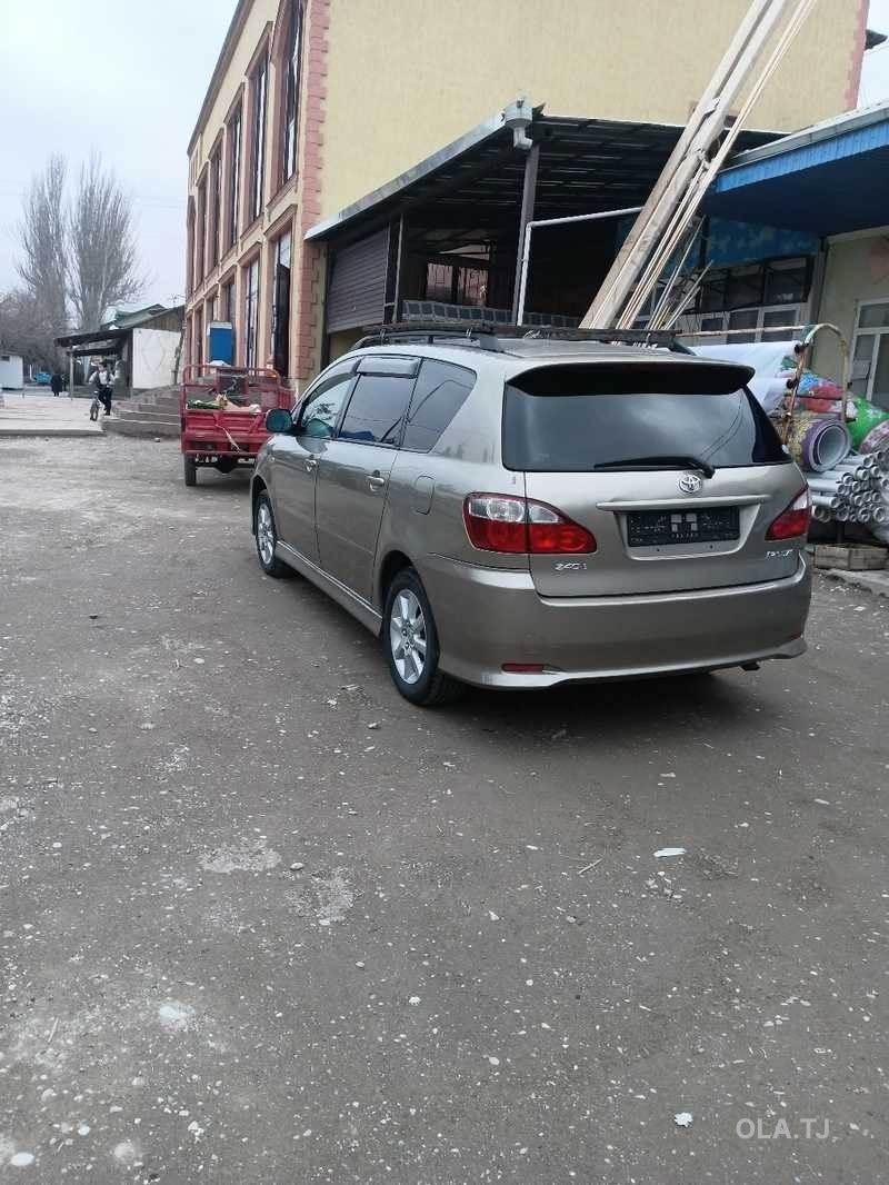 Toyota Ipsum,  2010