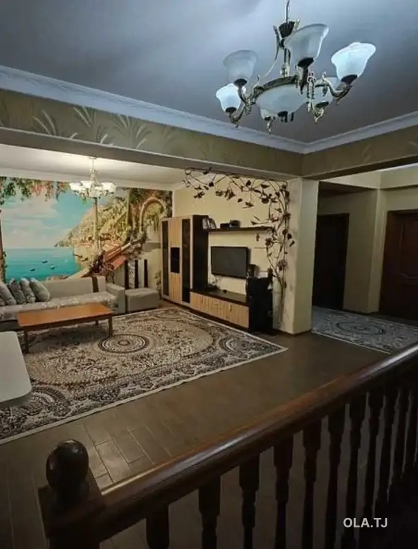6 комнатная квартира, 1 этаж, 240 м²