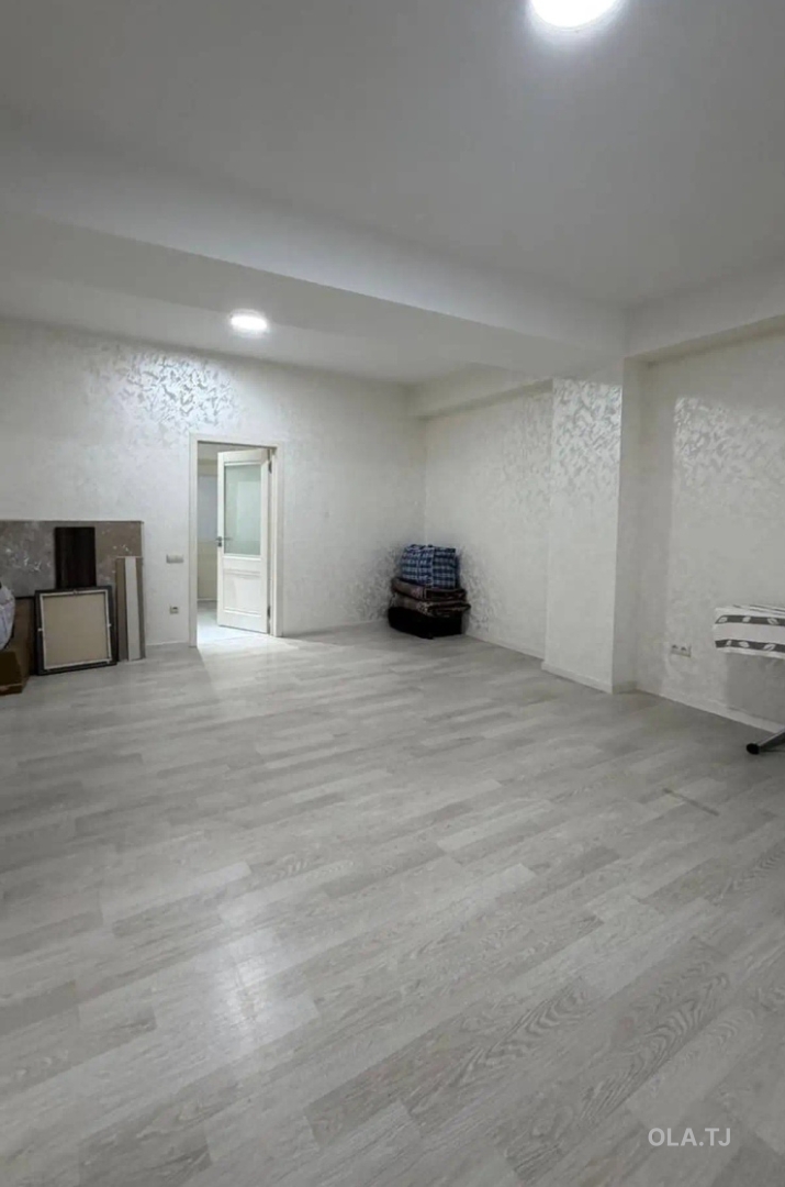 4 комнатная квартира, 15, 93 м²