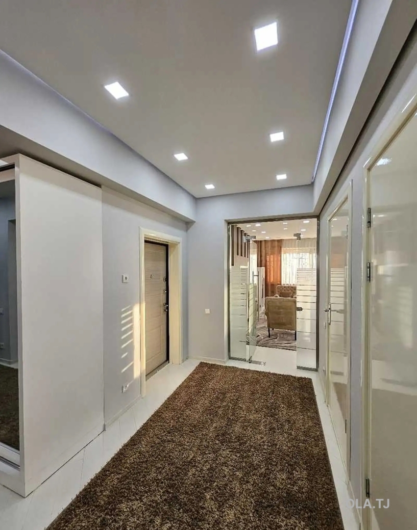 5 комнатная квартира, 4 этаж, 240 м²