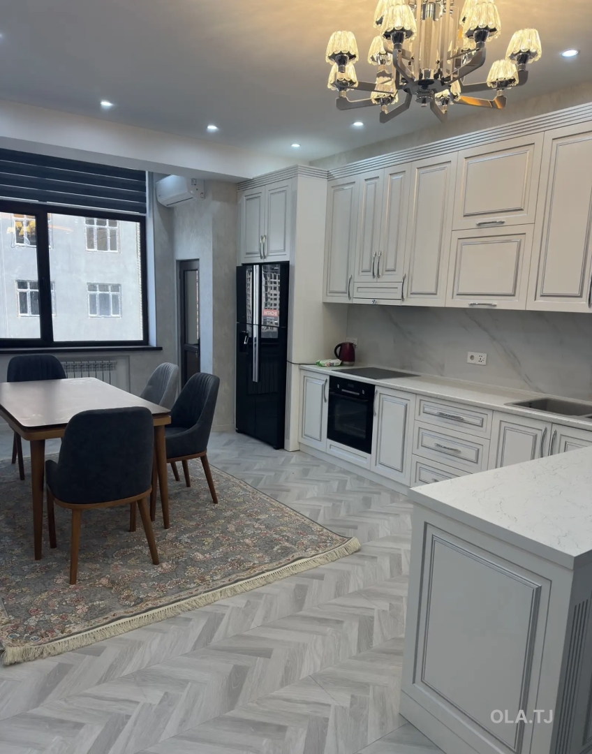 3 комнатная квартира, 13 этаж, 150 м²