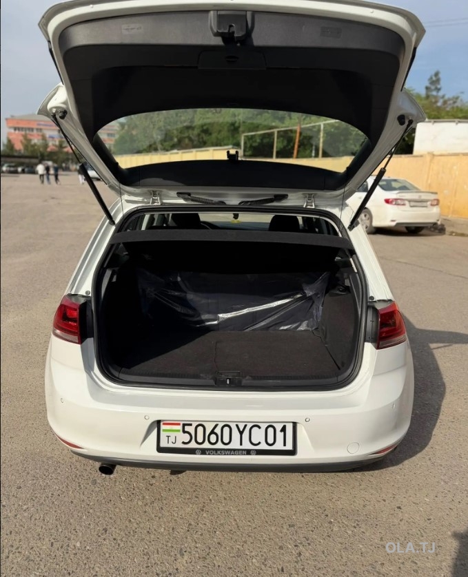 Volkswagen Golf,  2014