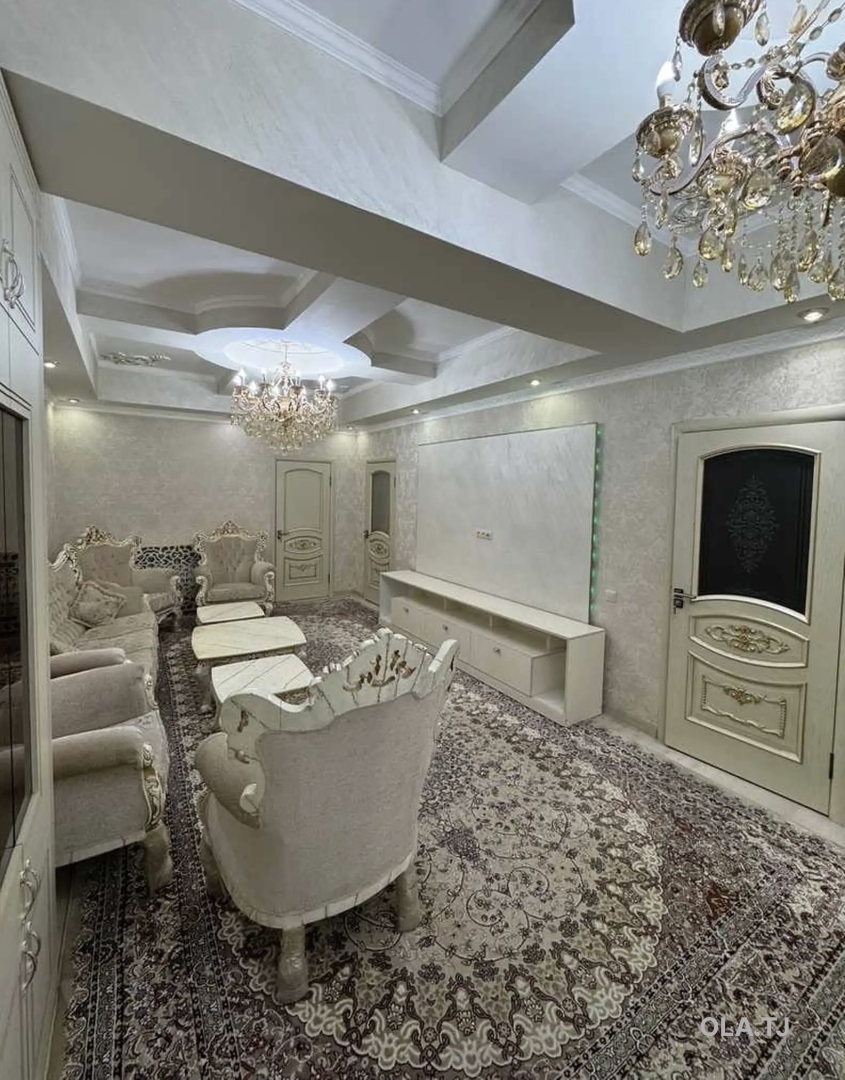 3 комнатная квартира, 8 этаж, 140 м²