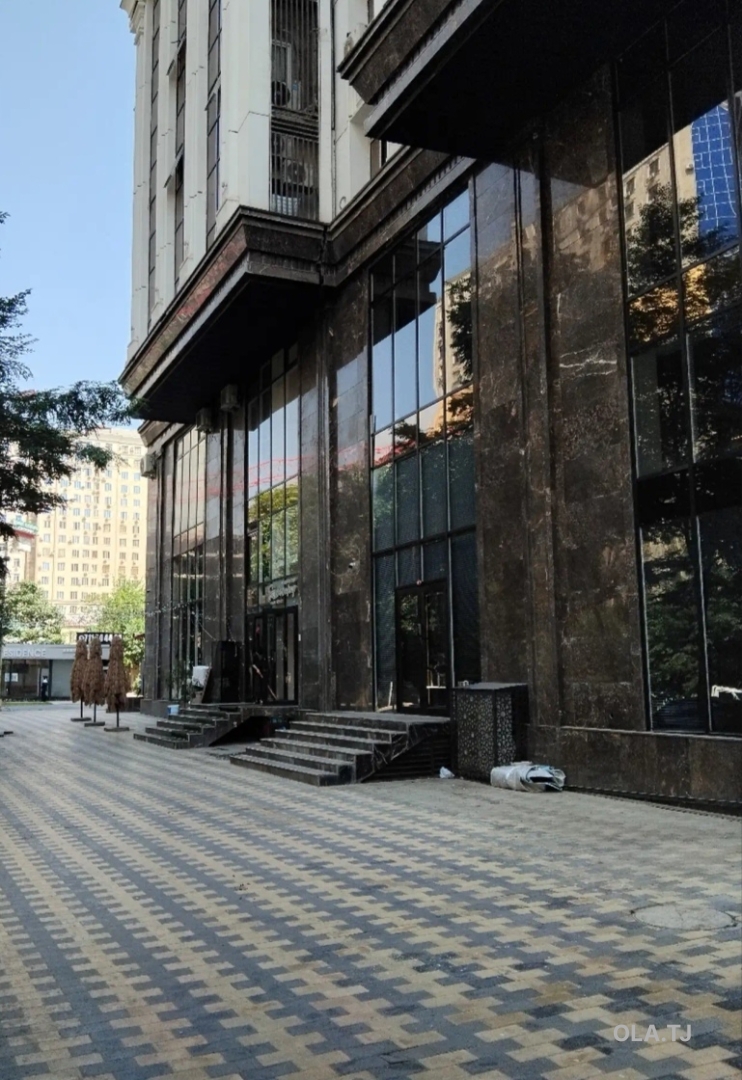 Офис в аренду, В бизнес-центре, 80 м²