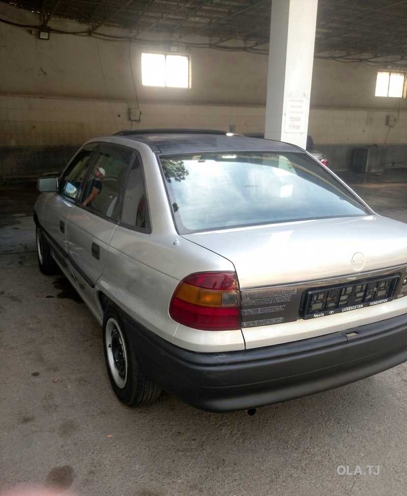 Opel Astra F,  1992