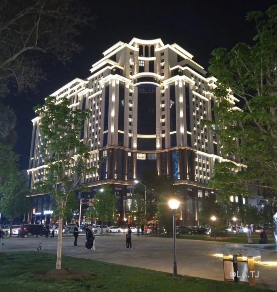 3 комнатная квартира, 18 этаж, 136 м²