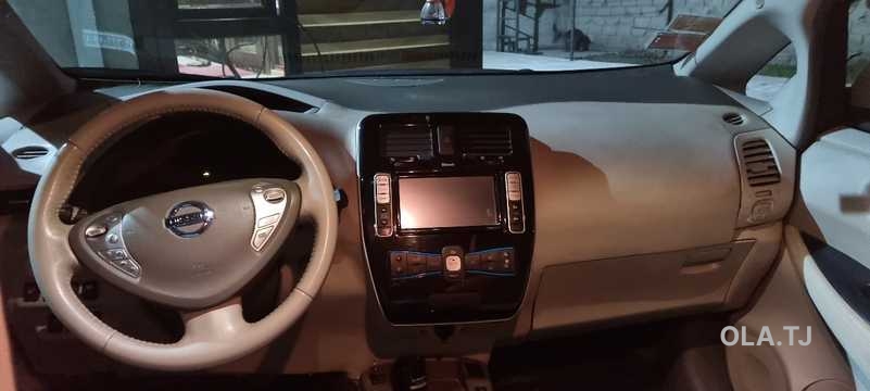 Nissan Leaf,  2013