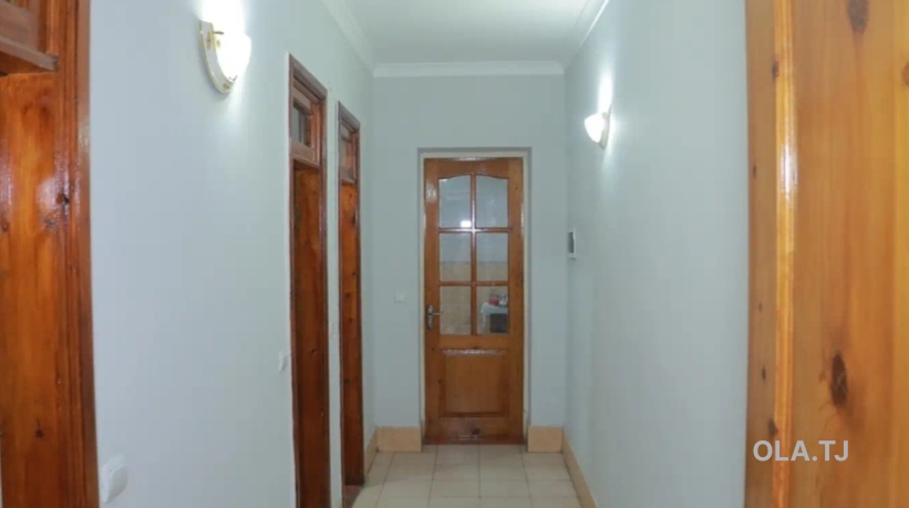 Офис в аренду, В жилом доме, 250 м²