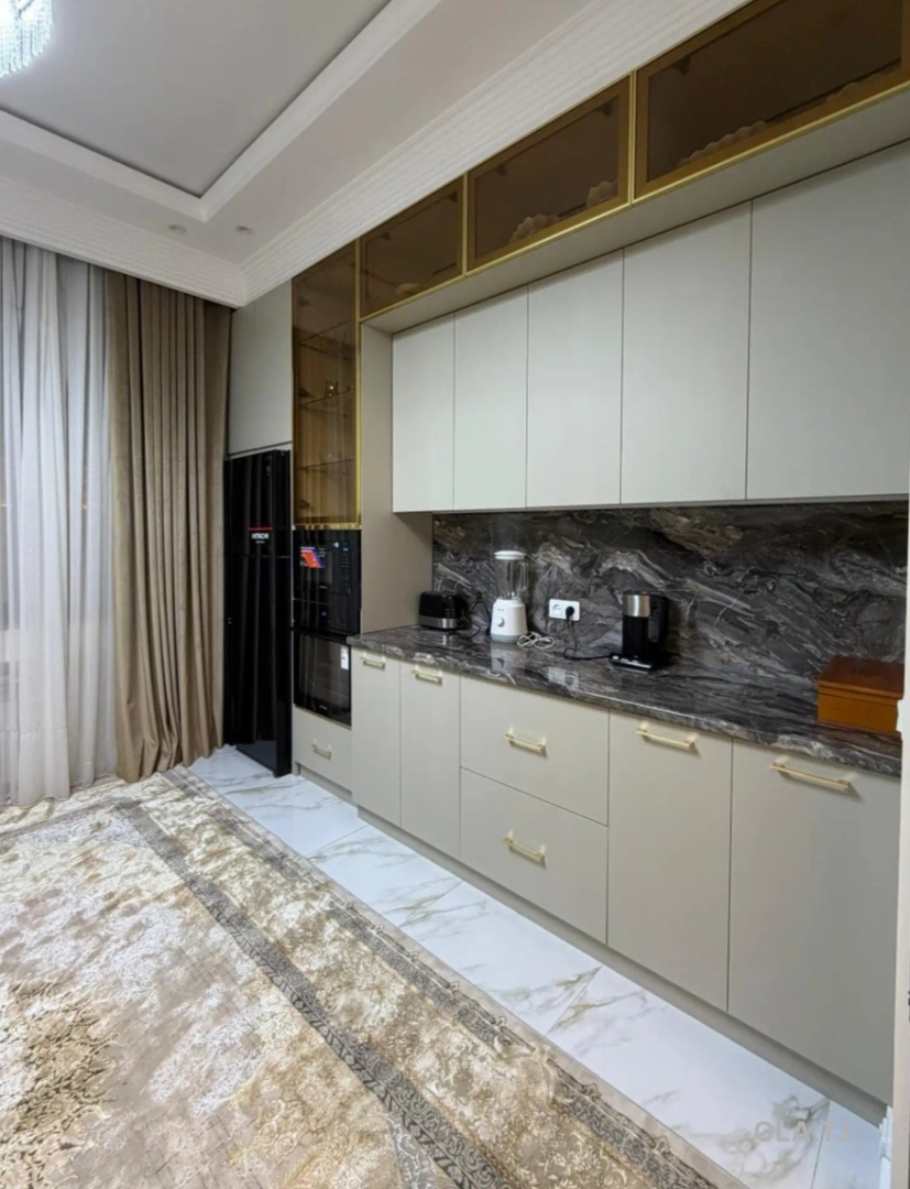 3 комнатная квартира, 18 этаж, 160 м²