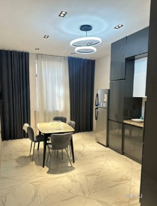 3 комнатная квартира, 8 этаж, 125 м²