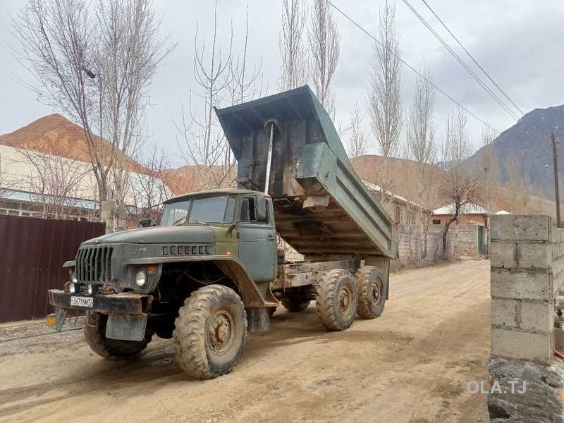 Бортовой грузовик Урал-4320, 1986