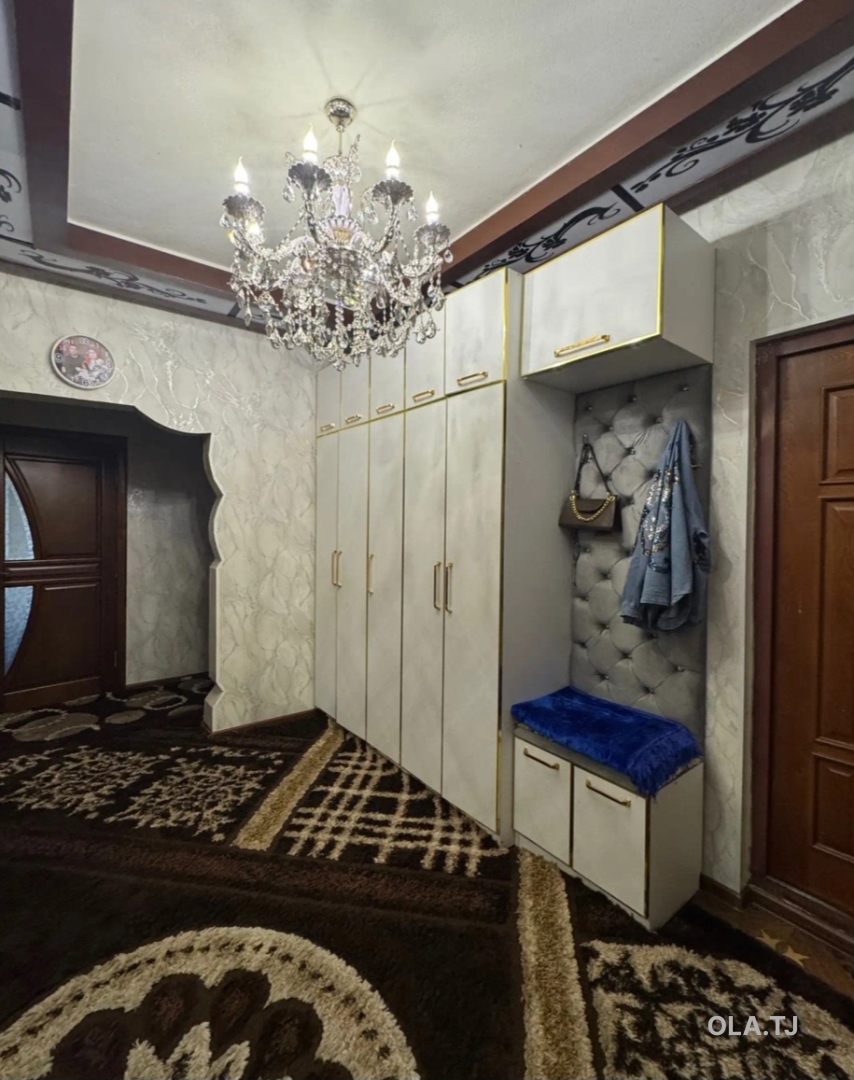 4 комнатная квартира, 3, 90 м²