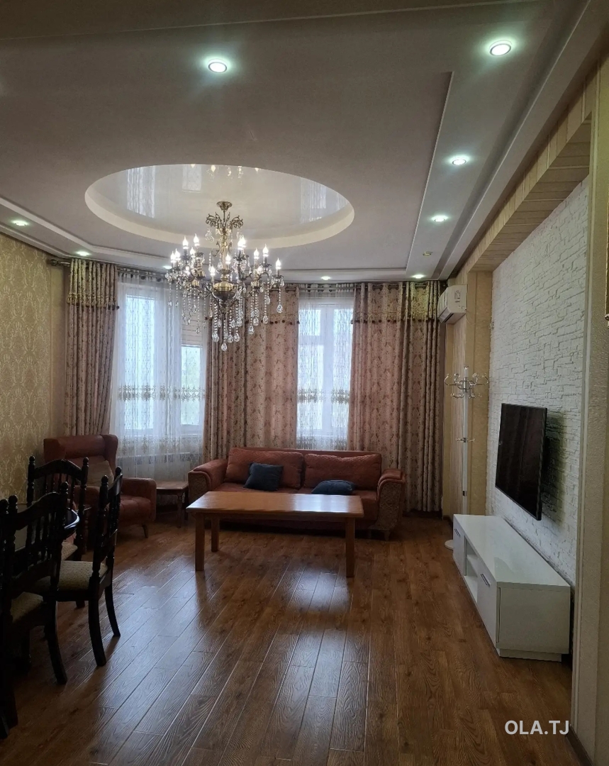 3 комнатная квартира, 3 этаж, 136 м²