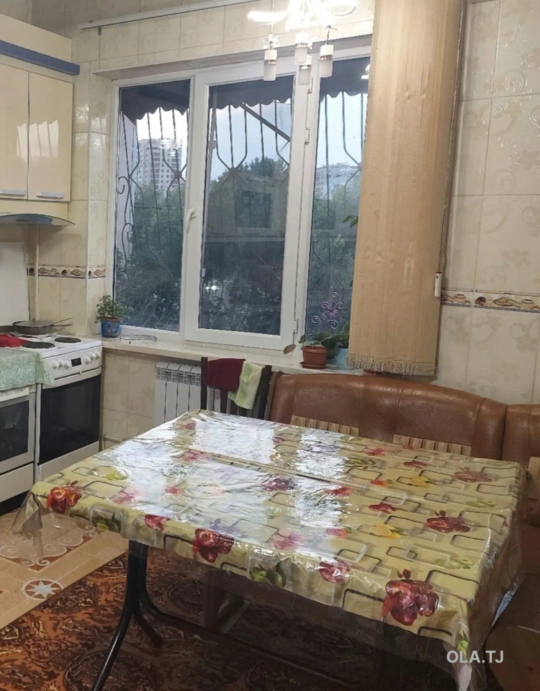 5 комнатная квартира, 4 этаж, 140 м²