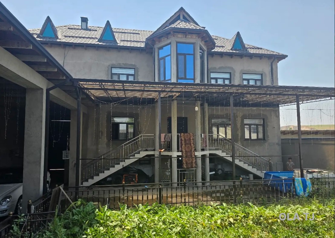 Дом (хавли), 10+ комнат, 3 эт