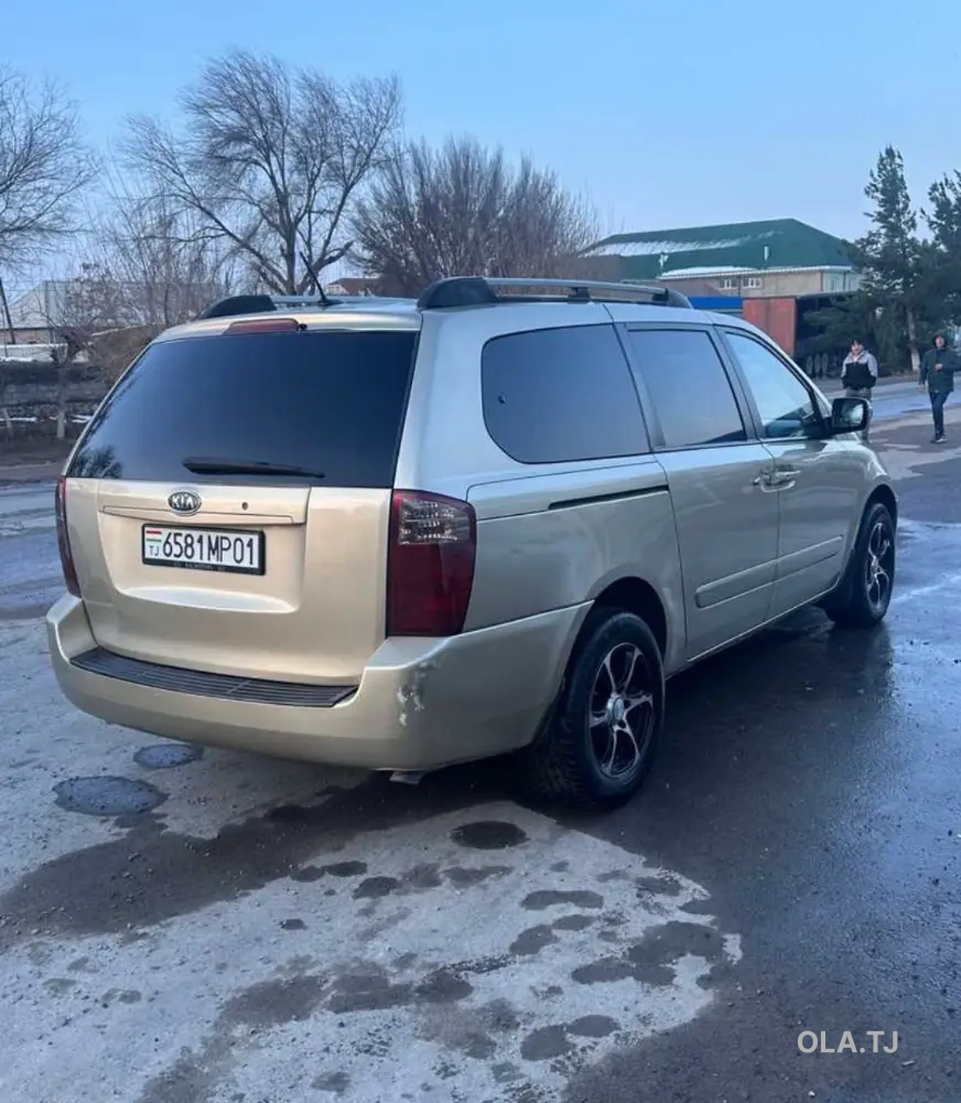 Kia Carnival,  2009