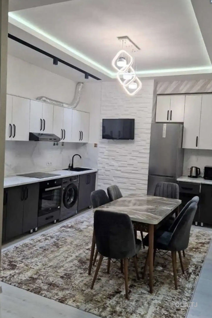 2 комнатная квартира, 8 этаж, 70 м²
