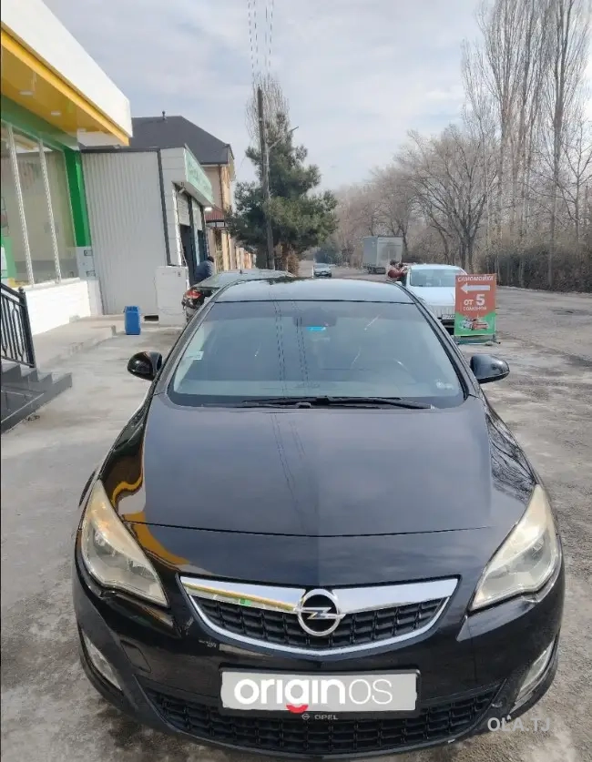 Opel Astra J,  2010