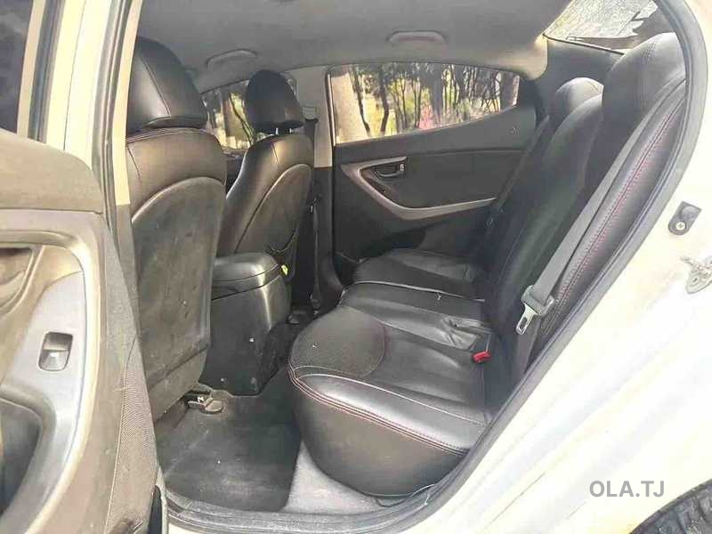 Hyundai Elantra,  2015