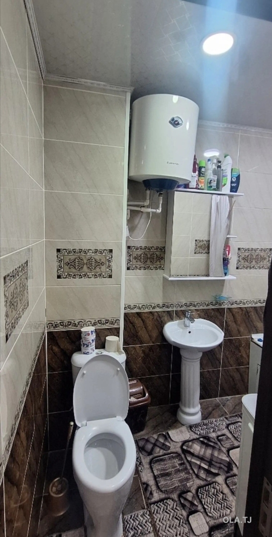 2 комнатная квартира,  этаж,