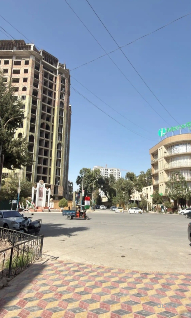 4 комнатная квартира, 3, 180 м²