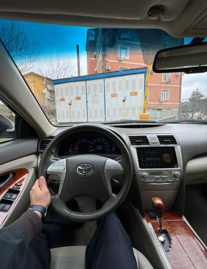 Toyota Camry,  2010