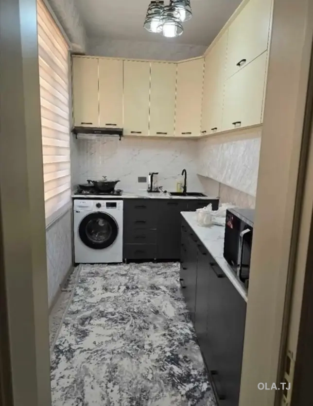 3 комнатная квартира, 8 этаж, 77 м²