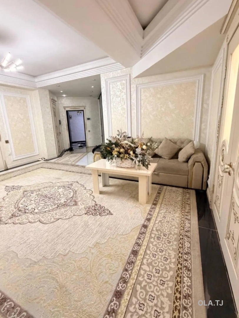 4 комнатная квартира, 10, 195 м²