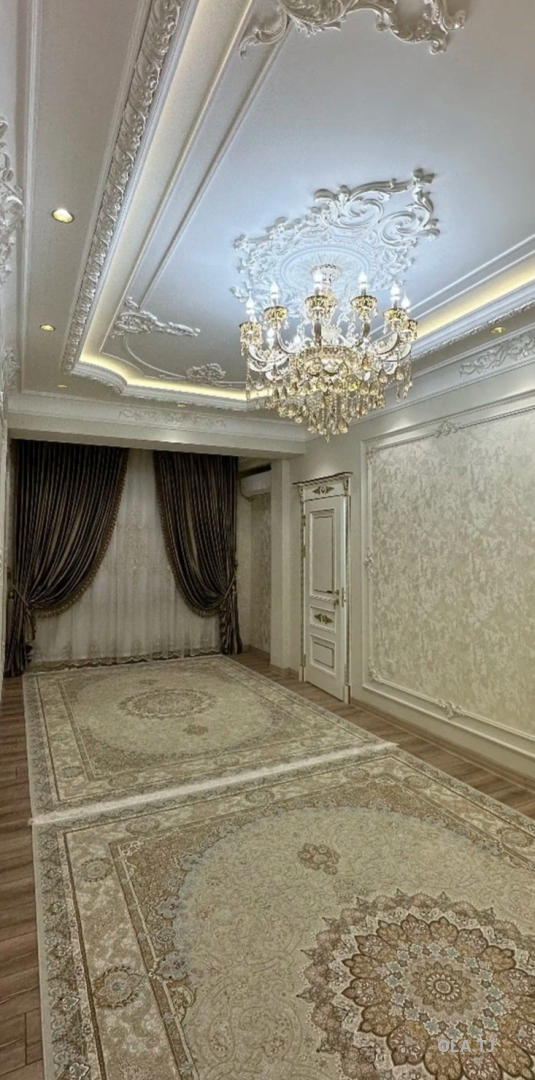 4 комнатная квартира, 5, 145 м²