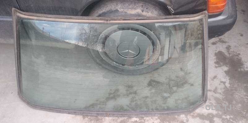 Заднее лобовое стекло на Mercedes-benz 190