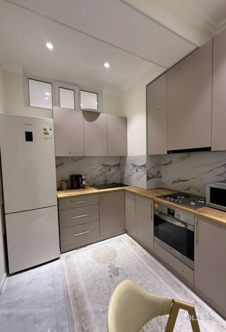 2 комнатная квартира, 13 этаж, 77 м²