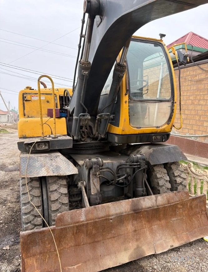Экскаватор Volvo EW130