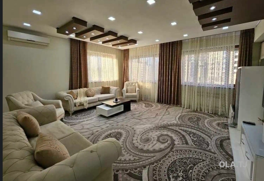 5 комнатная квартира, 4 этаж, 240 м²