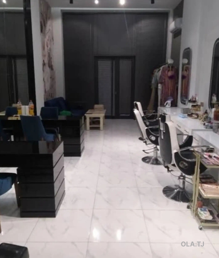 Офис в аренду, В бизнес-центре, 104 м²