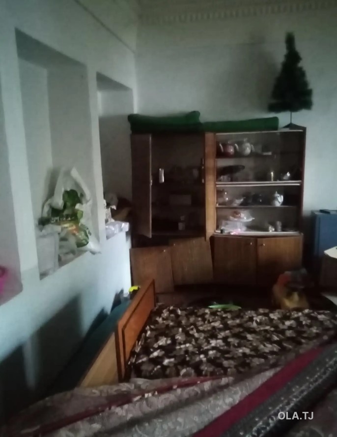 Комната в 6 комнатной квартире, 1/,