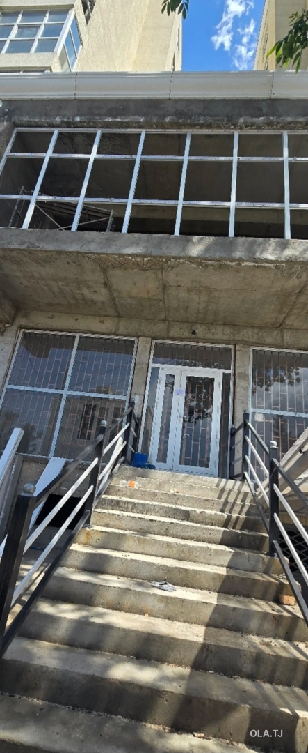 Помещение под магазин / салон, 155м², док