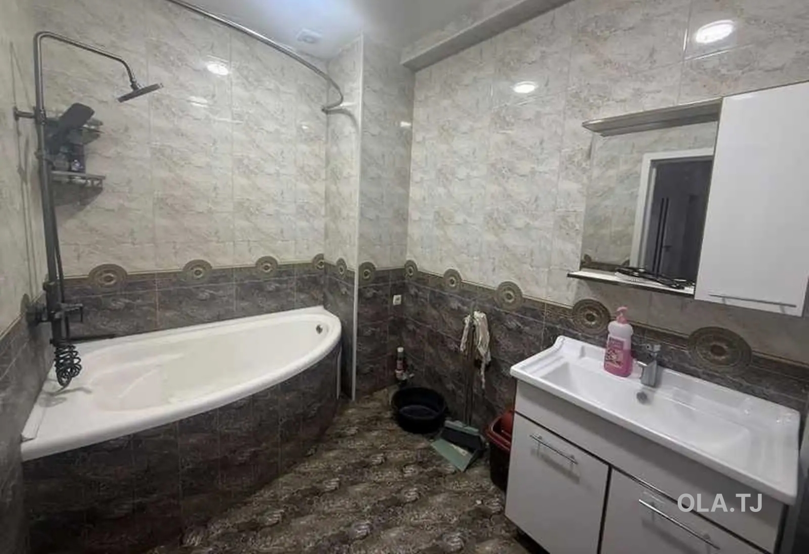 3 комнатная квартира, 13 этаж, 100 м²