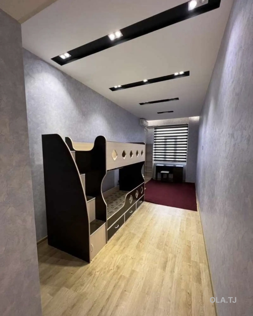 3 комнатная квартира, 2 этаж, 120 м²