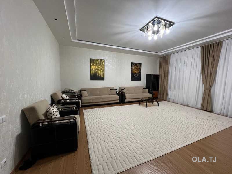 3 комнатная квартира, 3 этаж, 160 м²
