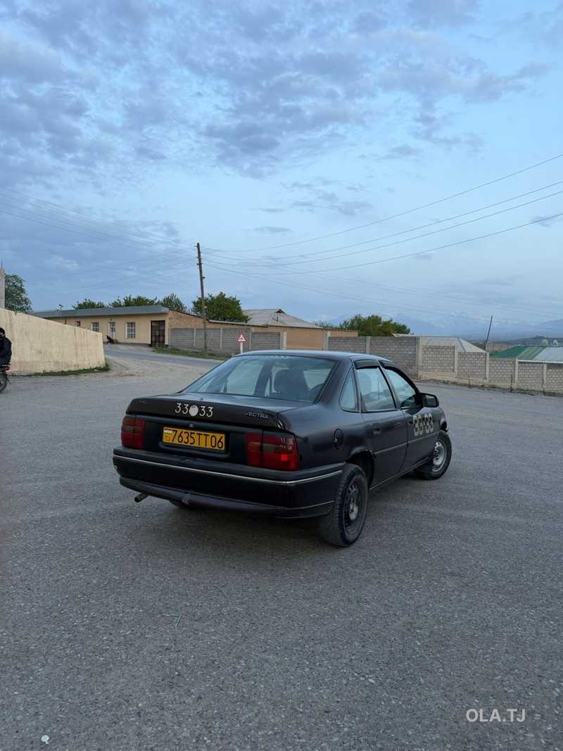 Opel Vectra A,  1995