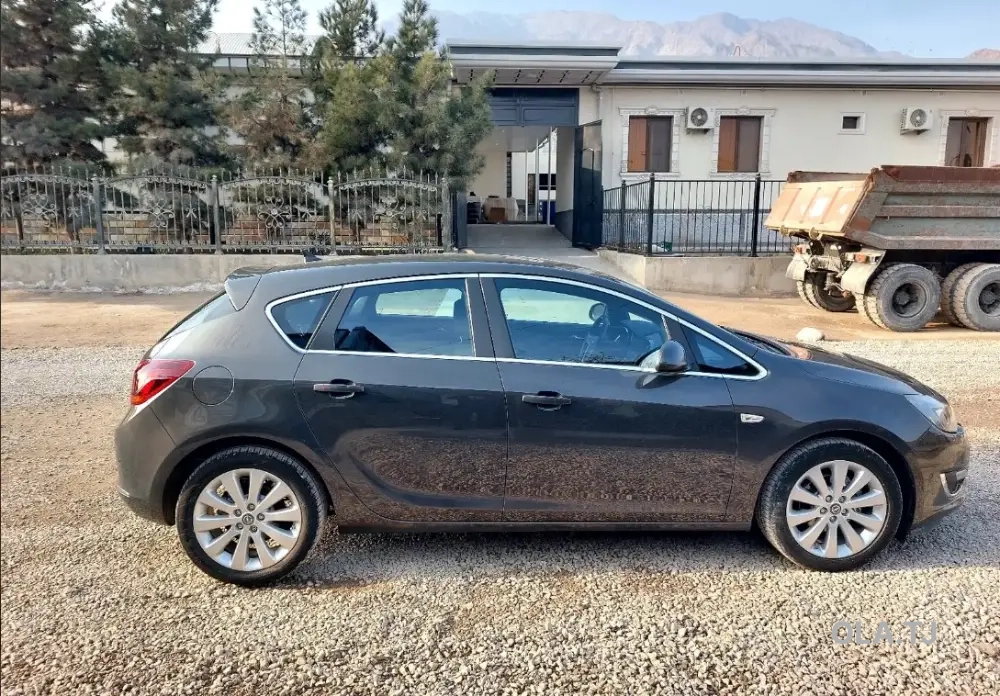 Opel Astra J,  2015
