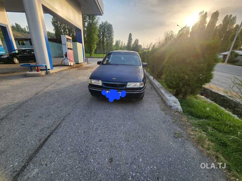 Opel Vectra A,  1989