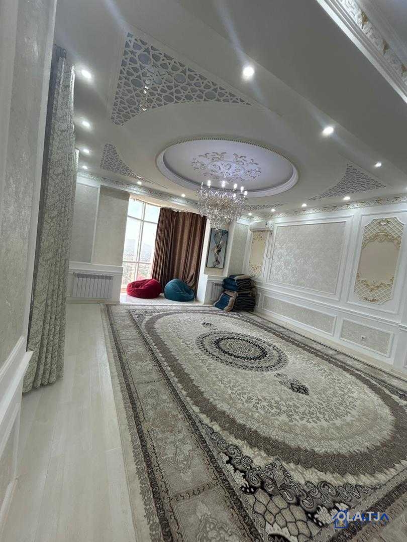 3 комнатная квартира, 20 этаж, 128 м²