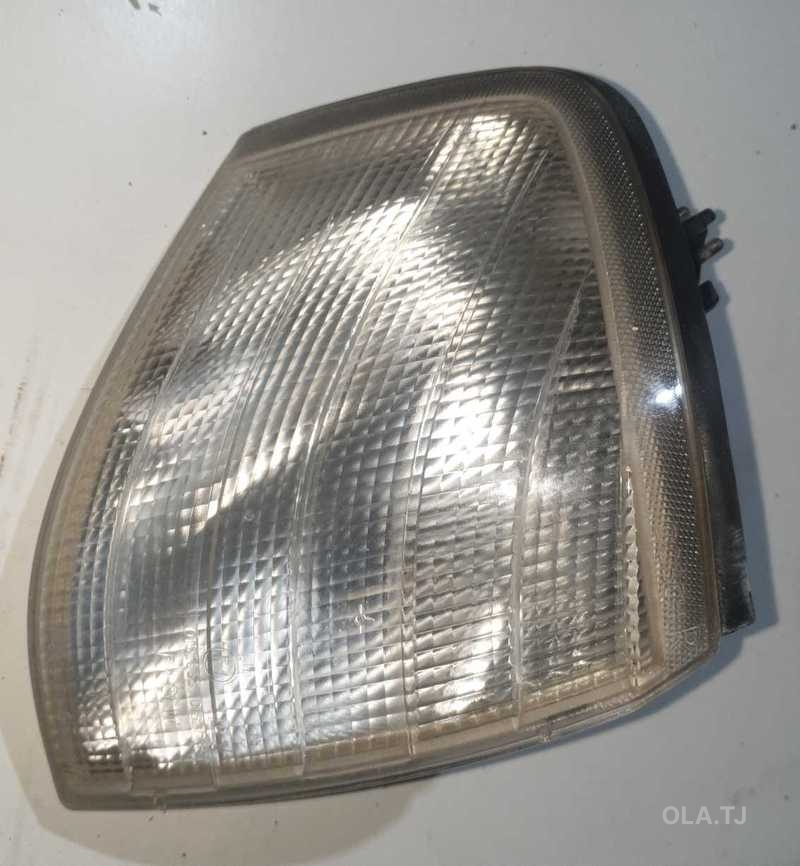 Поворотник от Mercedes-Benz W202